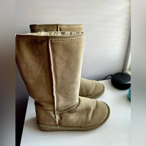 Size 6 Bearpaw Boots